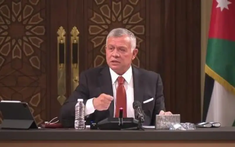 الملك يوجه الحكومة لتسهيل مشاريع شركة