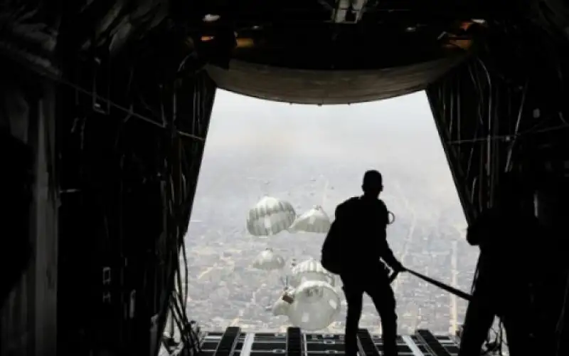 45 إنزالا جويا لمساعدات على غزة