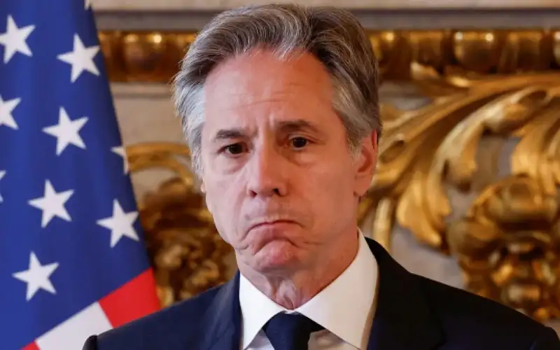 بلينكن يحذر من لحظة حرجة تمر