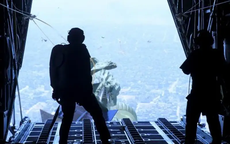 الجيش ينفذ 7 إنزالات جوية على