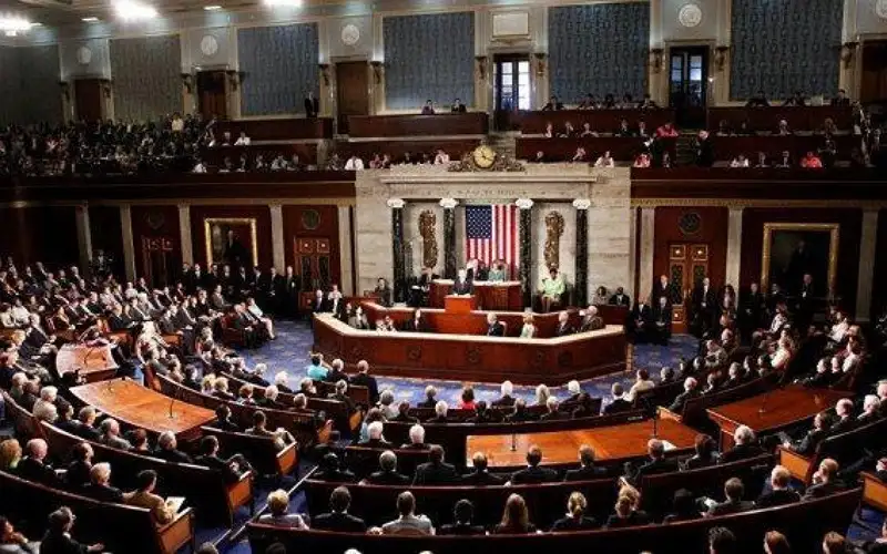 زعيم الأغلبية بالشيوخ الأميركي: التوتر بالشرق