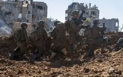 هآرتس: الجيش الإسرائيلي انسحب من خان