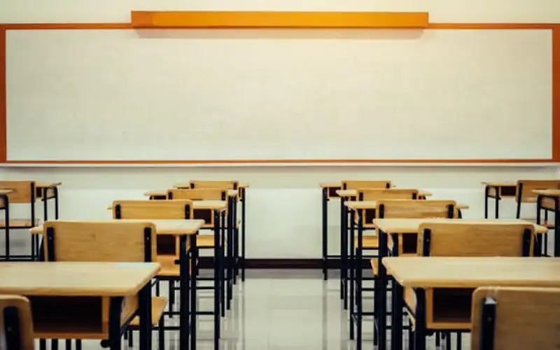 هل خالفت المدارس الخاصة الحكومة بتعطيل