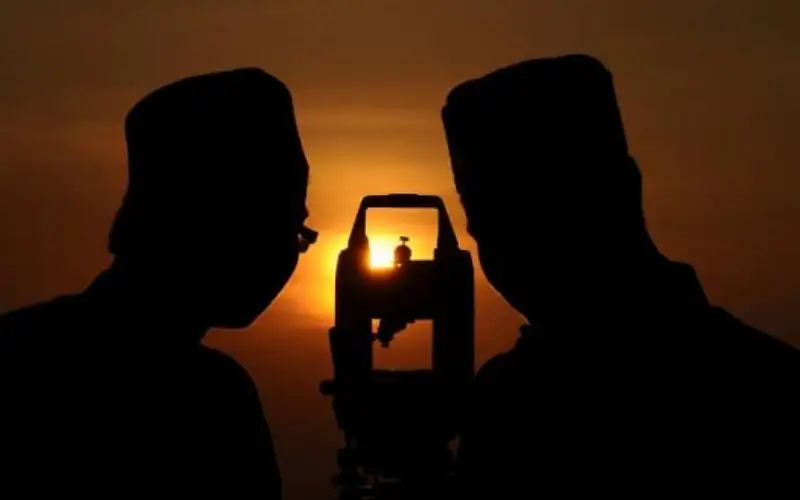 دولتان بدأ فيهما عيد الفطر الثلاثاء..