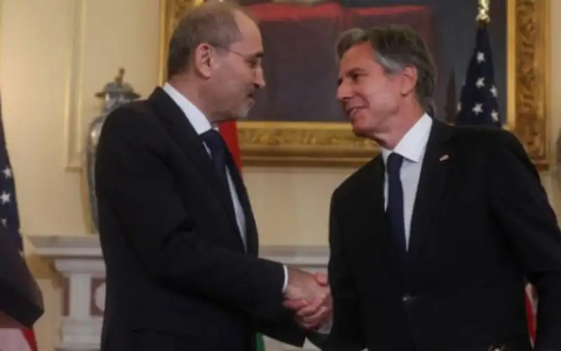 الصفدي ونظيره الأمريكي يبحثان جهود خفض