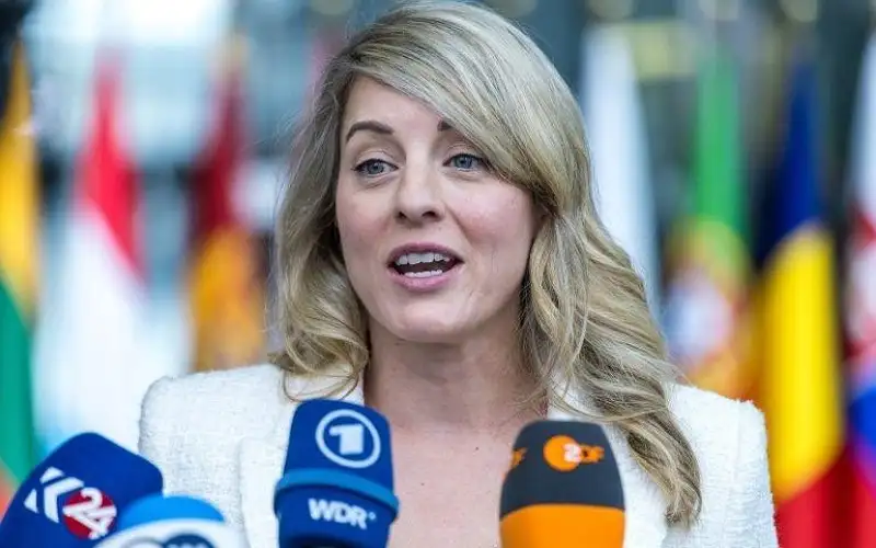 كندا تنصح رعاياها بتجنب السفر إلى