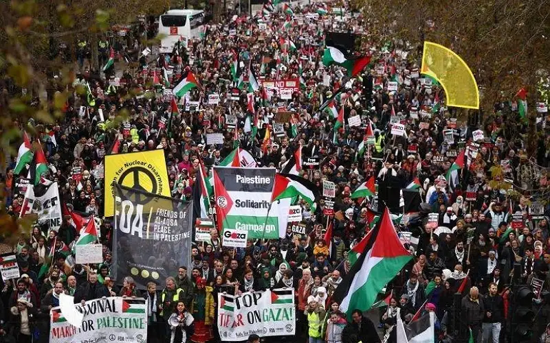 بريطانيون يطالبون بوقف تصدير السلاح إلى