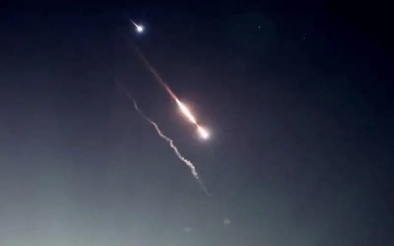 الاحتلال يعلن إصابة قاعدة عسكرية في