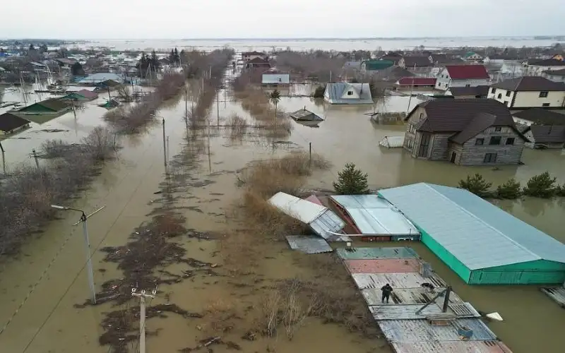 إجلاء أكثر من 108 آلاف في