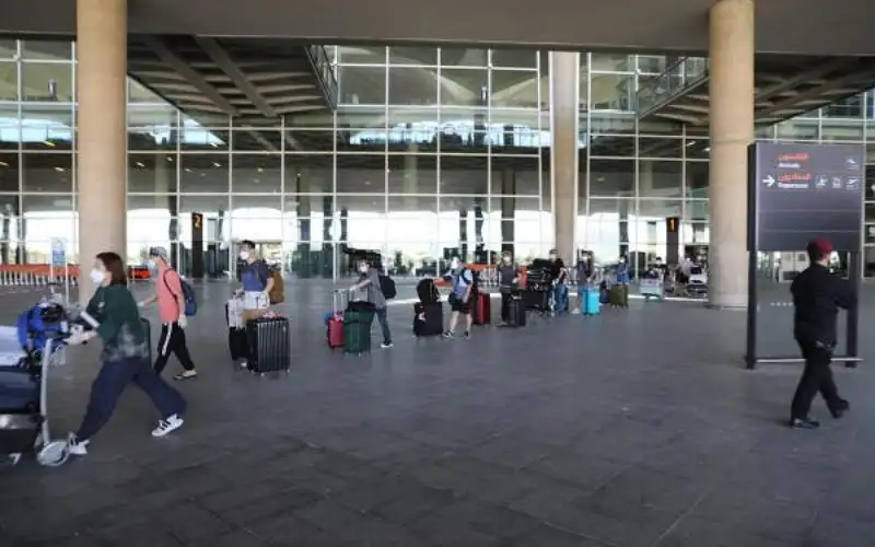 انخفاض أعداد المسافرين عبر مطار الملكة