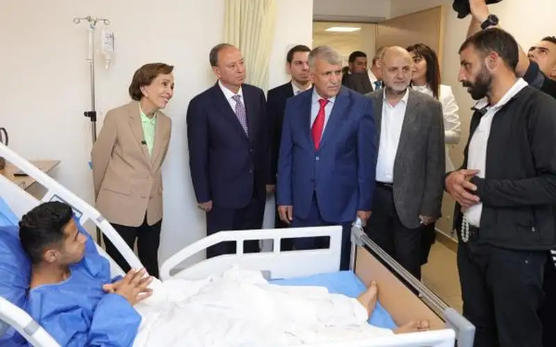 الأميرة بسمة تعود مرضى البر والإحسان