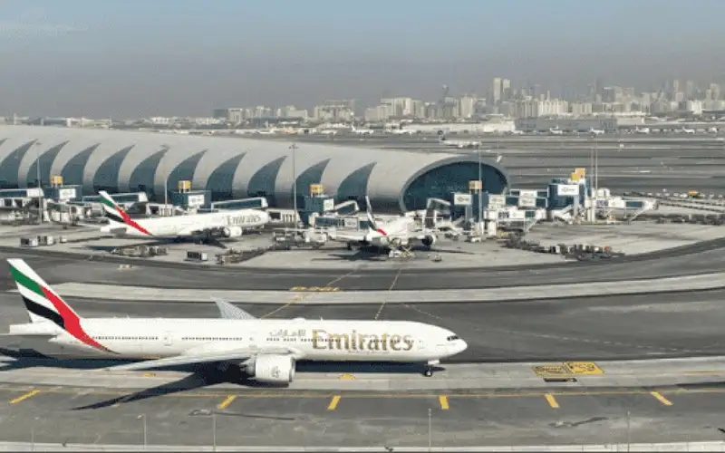 استئناف إجراءات السفر جزئيا في مطار