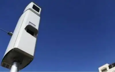 كاميرات لرصد مخالفات الهاتف وحزام الأمان