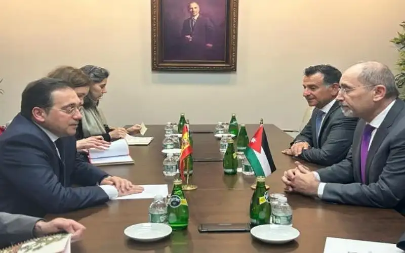 الأردن يشيد بقرار إسبانيا الاعتراف بالدولة