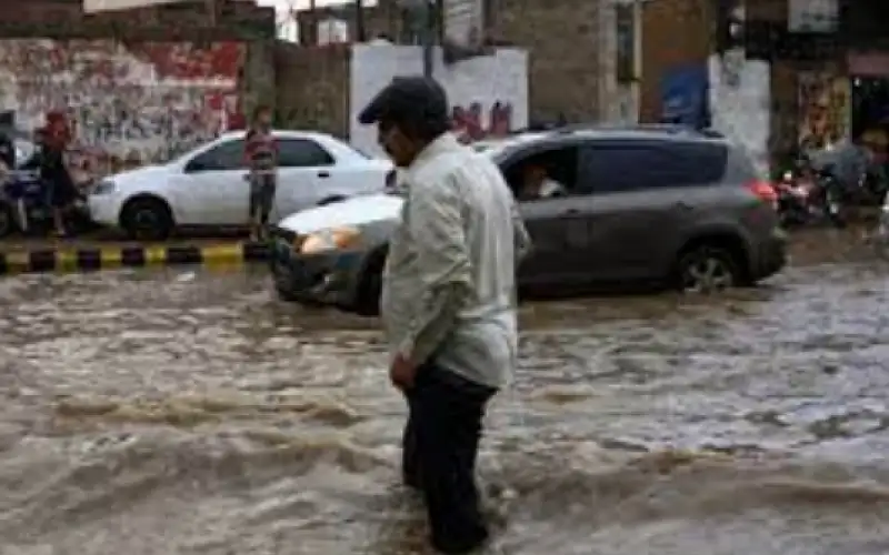 ارتفاع ضحايا سيول اليمن إلى 12
