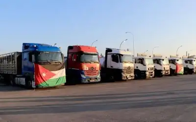 الجيش يرسل 51 شاحنة مساعدات إنسانية