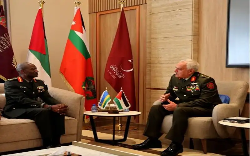 اللواء الحنيطي يستقبل رئيس الأركان لقوات