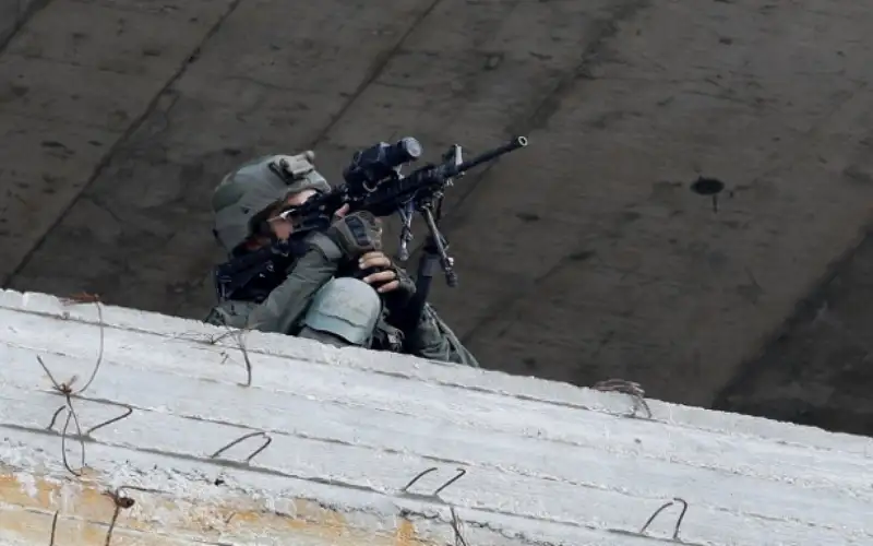 قوات الاحتلال الإسرائيلي تطلق الرصاص على