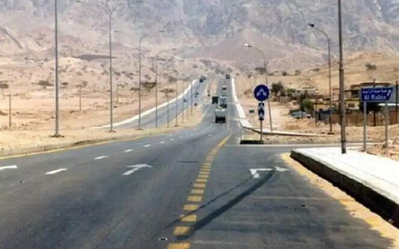 اغلاقات كلية وجزئية للطريق الصحراوي الأربعاء