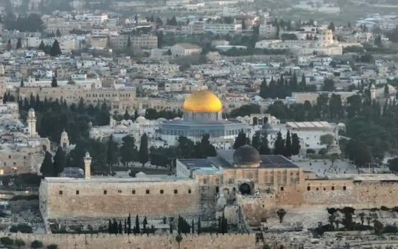 350 مستوطنا اقتحموا الأقصى خلال الساعة