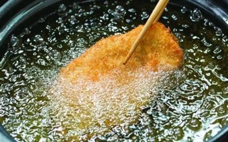 أضرار صادمة لزيت القلي المستعمل