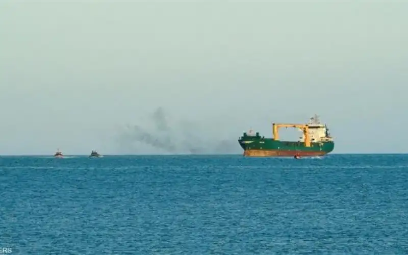 هيئة بريطانية: إصابة سفينة بأضرار قبالة