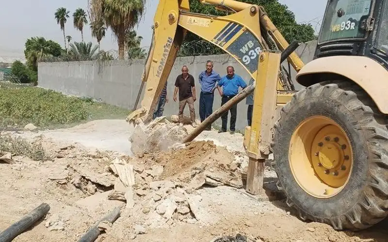 إزالة اعتداءات على قناة الملك عبد