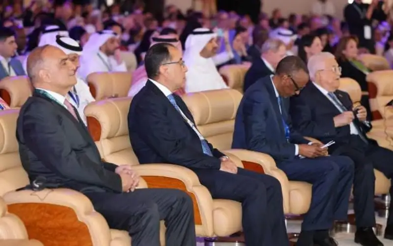 الخصاونة يحضر افتتاح المنتدى الاقتصادي العالمي
