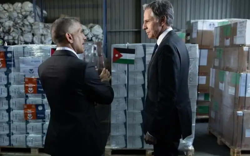 بلينكن يزور مستودعات الهيئة الخيرية الهاشمية