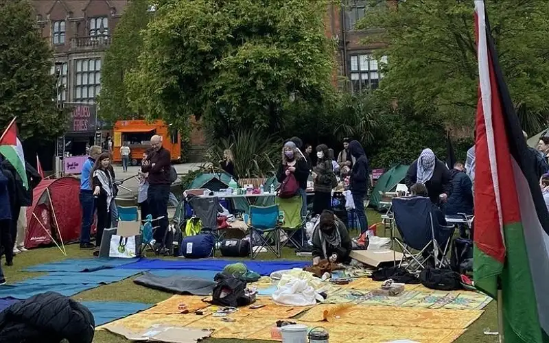 طلاب في بريطانيا ينضمون إلى حراك