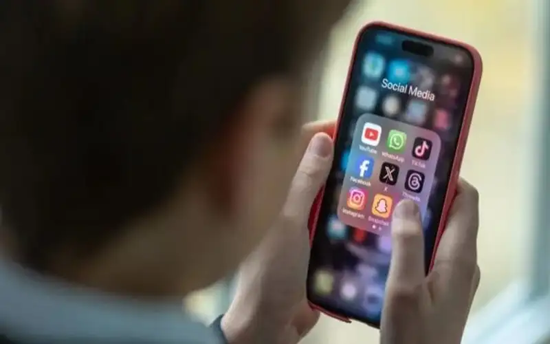 ما تأثير الهواتف الذكية على الأطفال