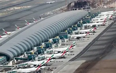 مطارات دبي تحول مسار رحلات وتلغي
