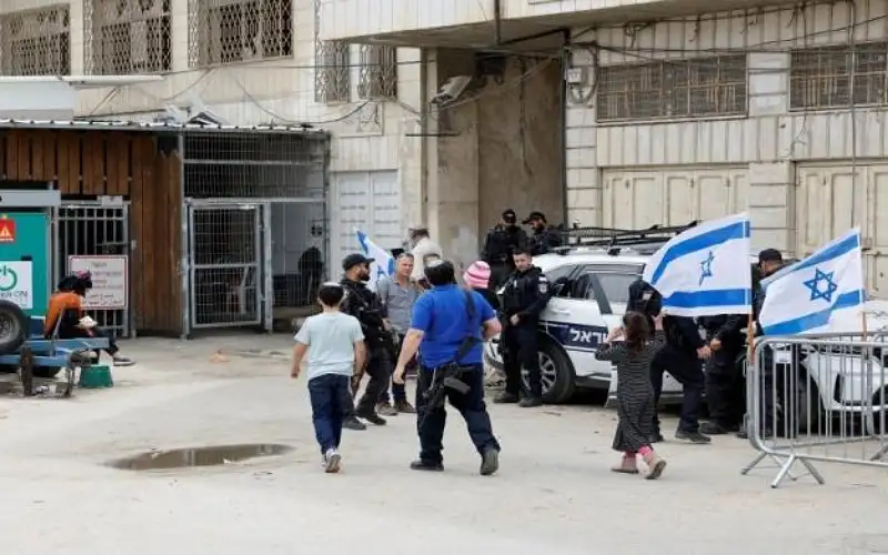 لندن تفرض عقوبات جديدة على مستوطنين