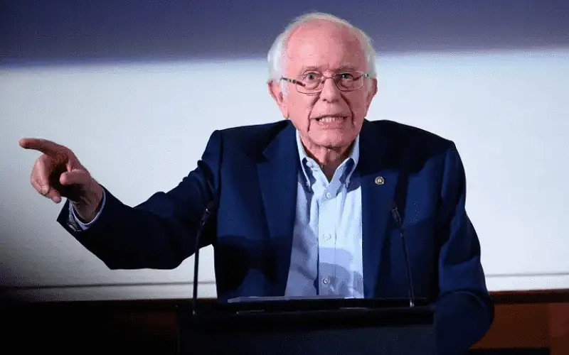 ساندرز للطلاب المحتجين: أنتم على الجانب