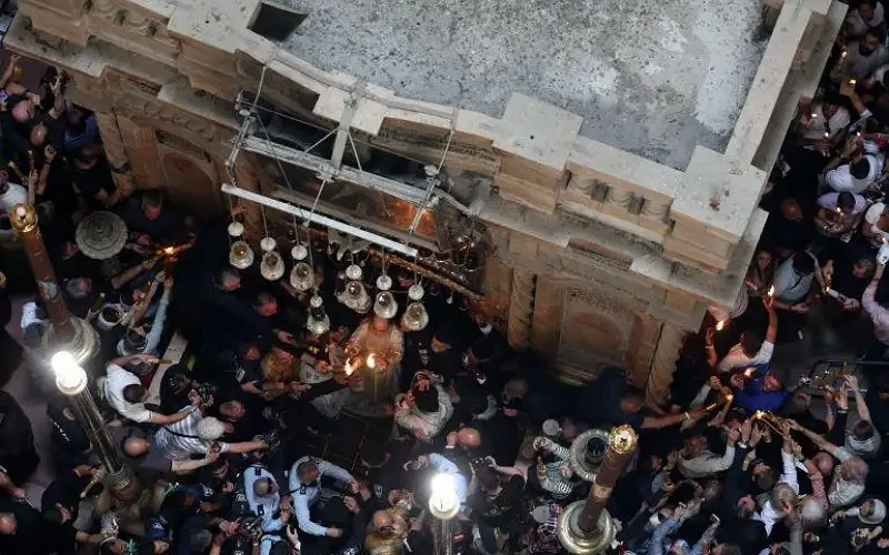 الاحتلال يقيد وصول المسيحيين لكنيسة القيامة