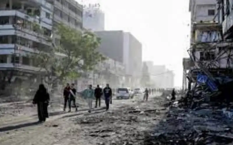 استشهاد فلسطينية وطفليها بقصف صهيوني شرق