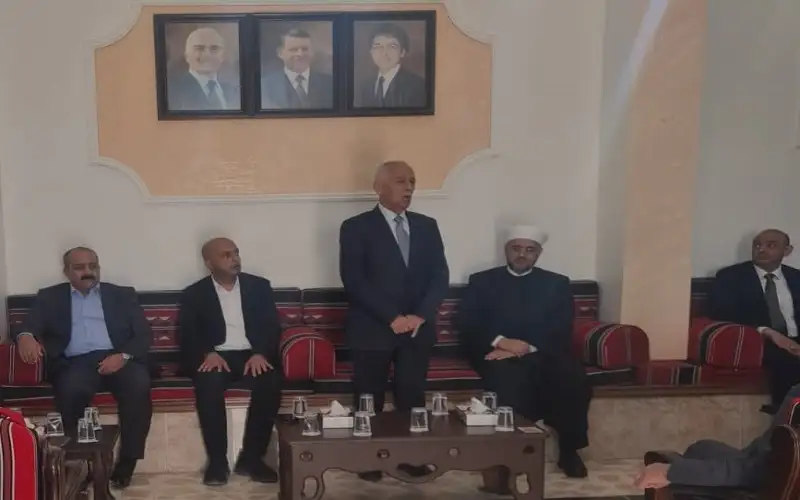 مندوبا عن الملك وولي العهد ..