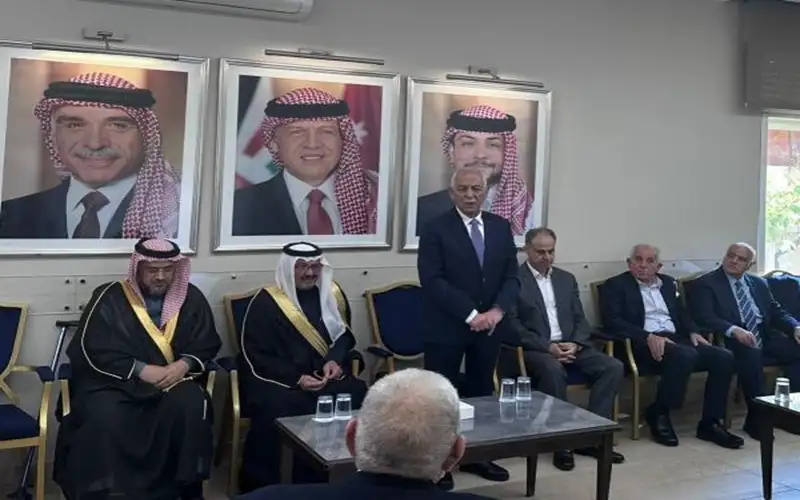 مندوبا عن الملك وولي العهد ..