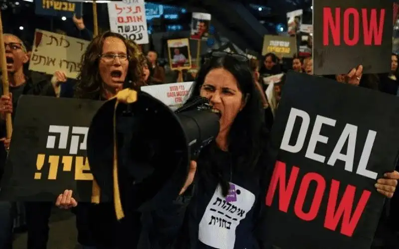 عائلات الأسرى الإسرائيليين تعلق على إعلان