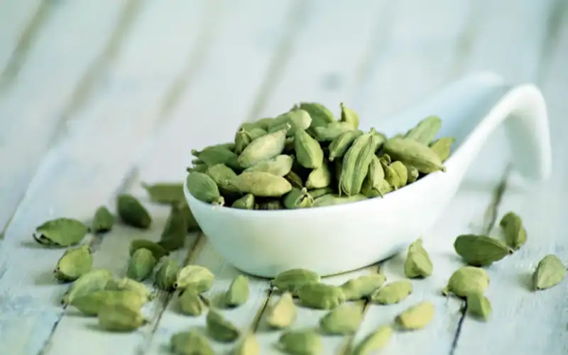 6 فوائد صحية لـحب الهيل