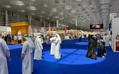 إقبال مشهود على أجنحة دور النشر