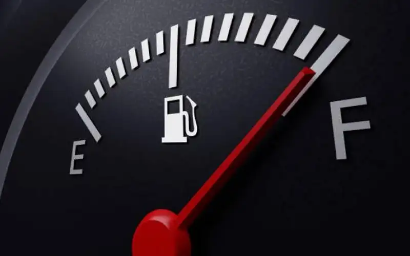 المعهد المروري للأردنيين: ملء خزان وقود