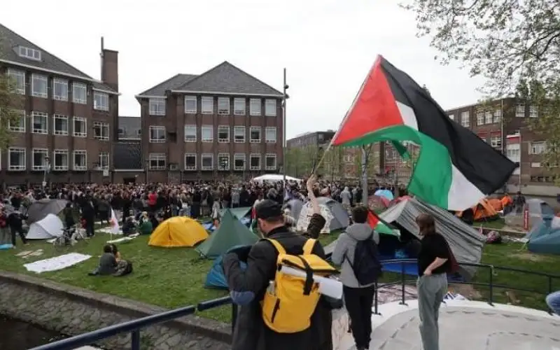 الشرطة الهولندية تحاول تفريق اعتصام طلابي