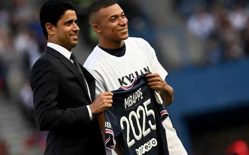 الخليفي ومبابي .. تفاصيل شجار هز