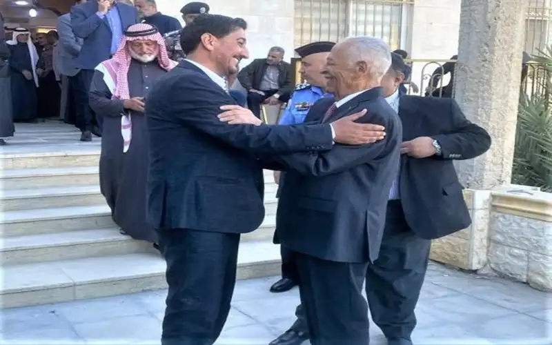 مندوبا عن الملك وولي العهد ..