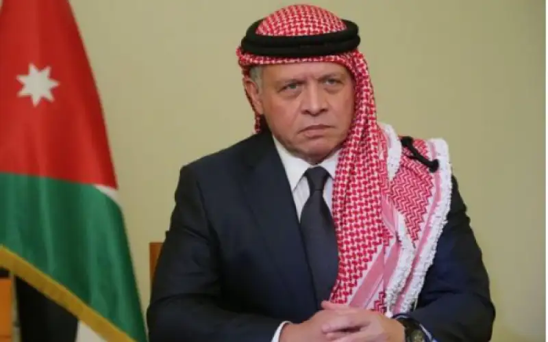 الملك وولي العهد يعزيان بوفاة الوزير