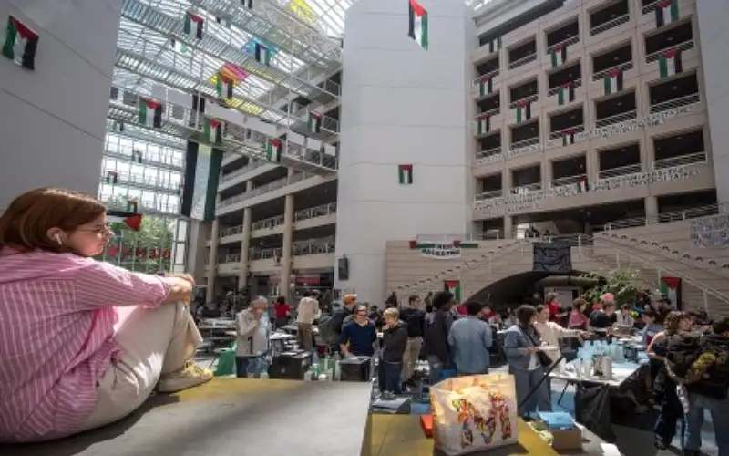 الشرطة السويسرية تخرج الطلاب المؤيدين للفلسطينيين