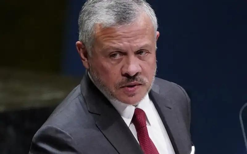 الملك: تكثيف جهود إيصال المساعدات إلى
