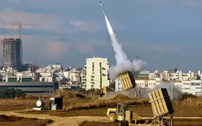 إعلام عبري: سقوط صاروخ بالخطأ على