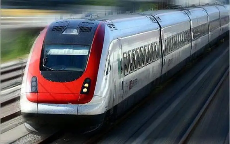 الحكومة تدرس إنشاء قطار خفيف بين